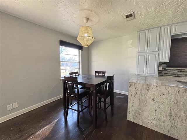 Building Photo - 1601 Park Pl