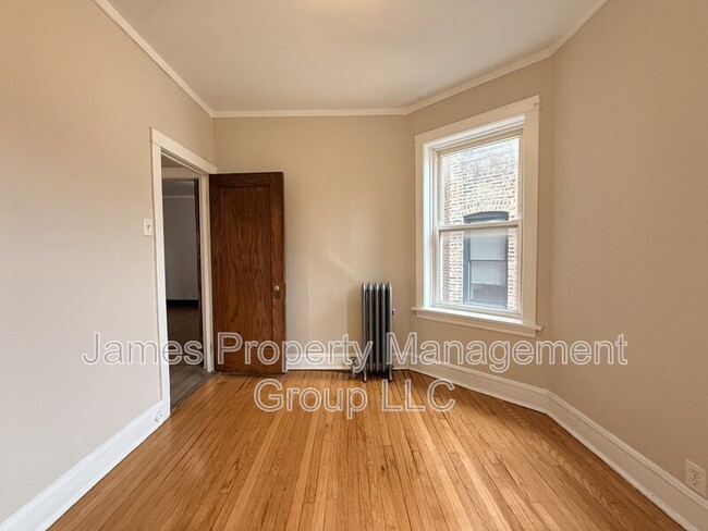 Building Photo - 2736 W Giddings St