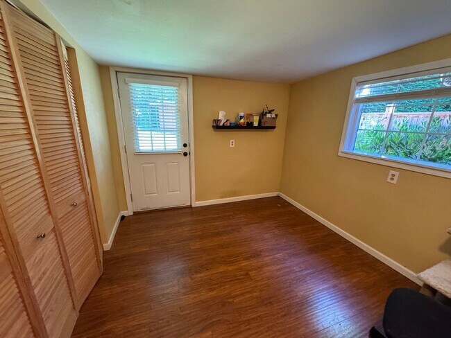 Building Photo - Bellingham 2 bedroom/1 Bathroom