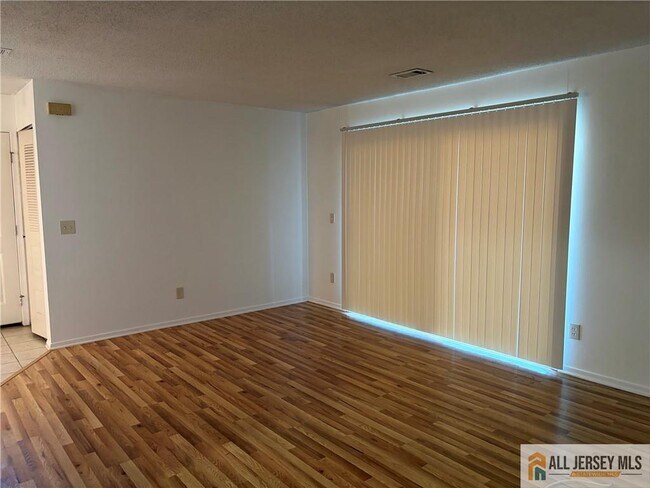 Building Photo - 2513 Lighthouse Ln
