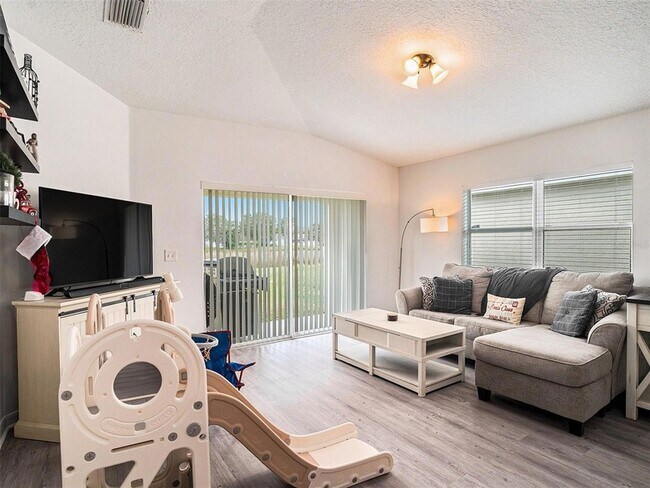 Building Photo - 7833 Carriage Pointe Dr