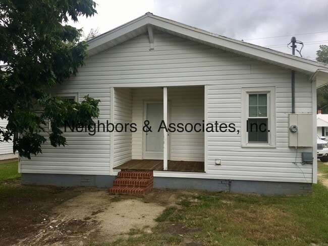 Building Photo - 604 E Church St