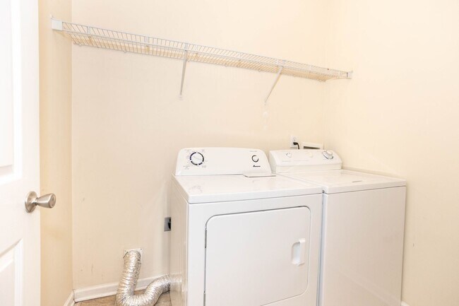 Building Photo - Price Drop Alert!  Beautiful Townhome in K...
