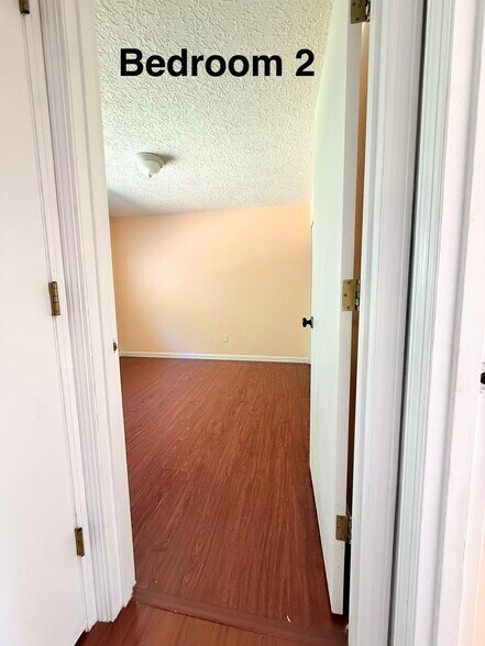 Building Photo - 16725 SE Naegeli Dr