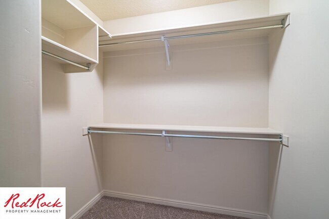 Building Photo - 3 Bedroom Townhome in Buena Vista Community