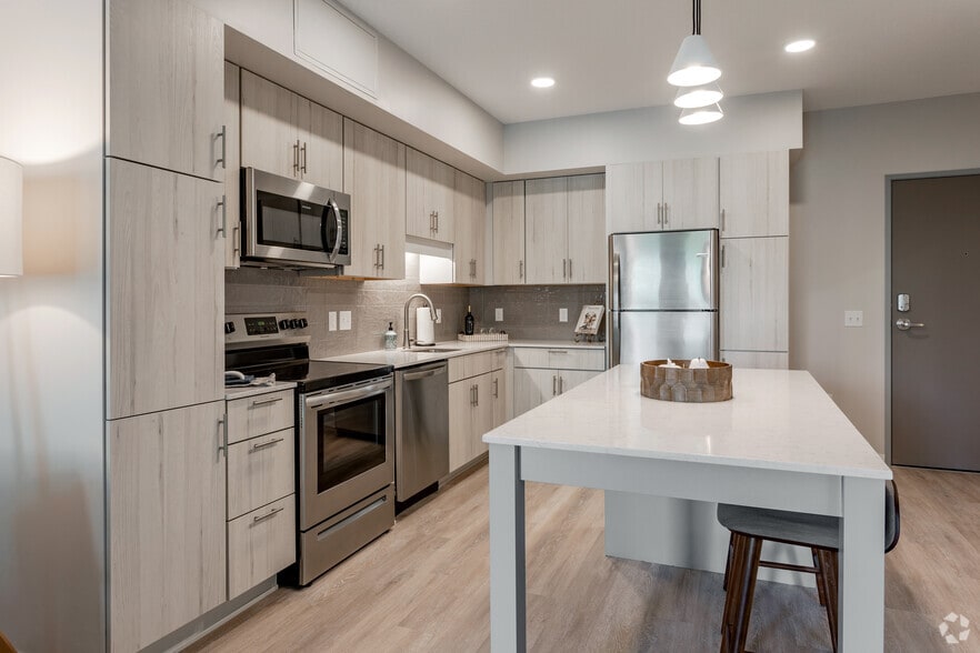 1BR, 1BA - Aquila - Townline Apartments (new)