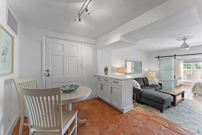 Building Photo - 235 Sunrise Ave