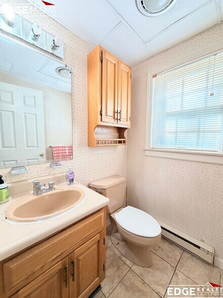 Building Photo - 24 Arden St