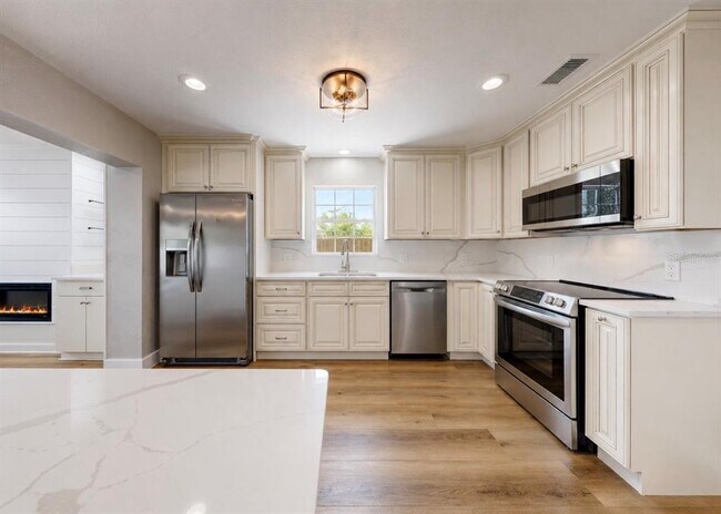 Building Photo - 6513 Abaco Dr