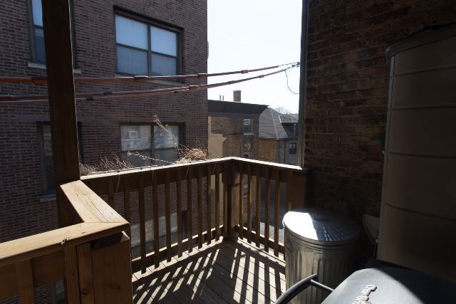 Building Photo - 4312 N Clarendon Ave