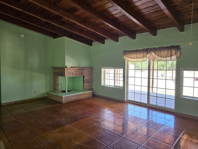 Building Photo - Brick Charmer in established neighborhood