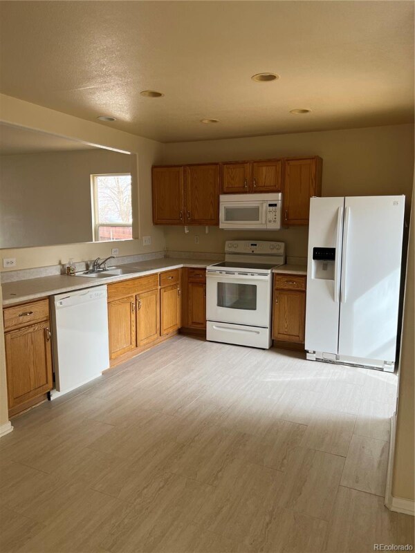 Building Photo - 5222 E 100th Way