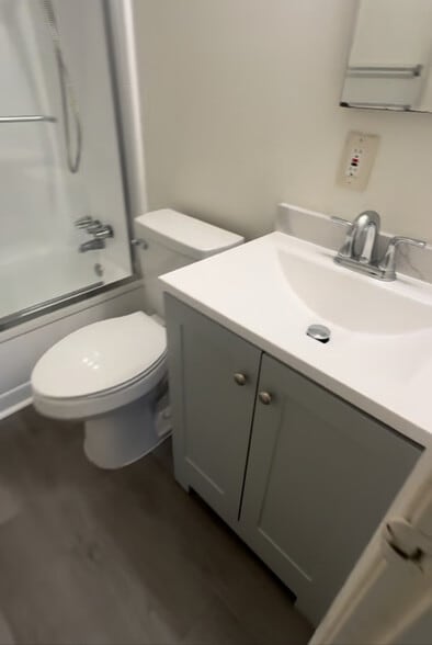 Building Photo - 3976 Mission Rd