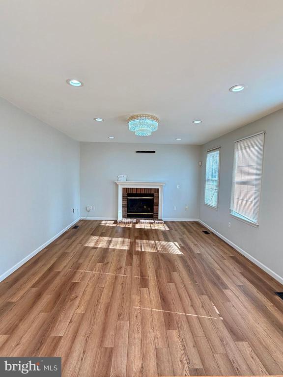 Building Photo - 33 Christopher Way