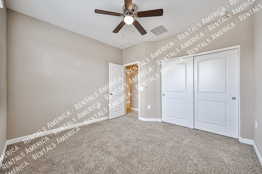 Building Photo - 30041 W Earll Dr