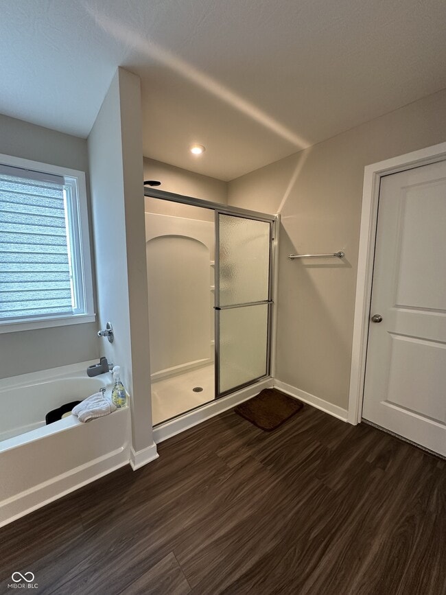 Building Photo - 5499 Wood Spg Ln