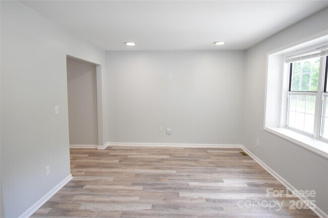Building Photo - 6628 Cool Water Ct