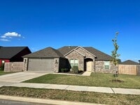 Building Photo - 334 N Otoe St