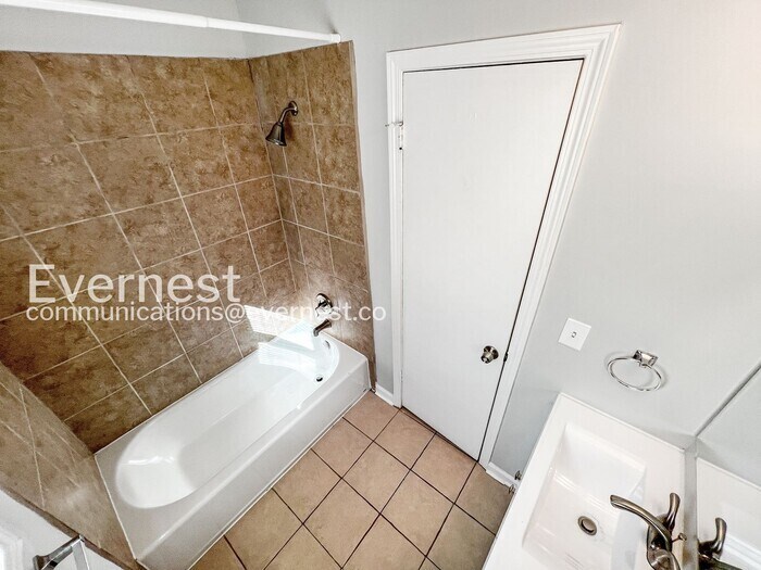Building Photo - 8250 Chesterfield Dr