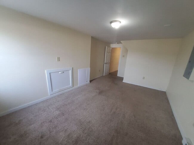 Building Photo - 2nd St 215-217 N