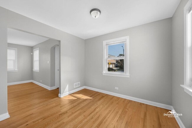 Building Photo - Perfect Single Family Home in Evergreen Park