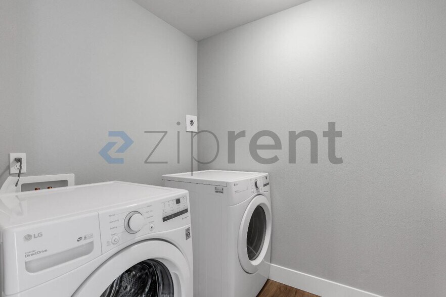 Building Photo - 12028 NE 108th St