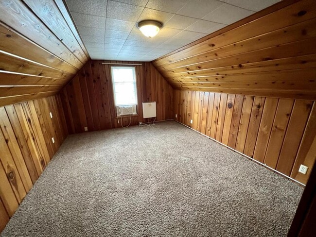 Building Photo - 711 SW I St