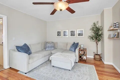 Building Photo - 25 Locke St