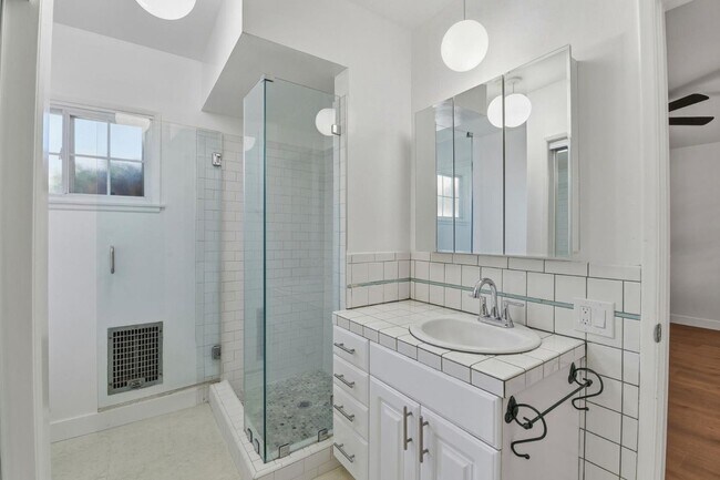 Building Photo - 6539 Petit Ave