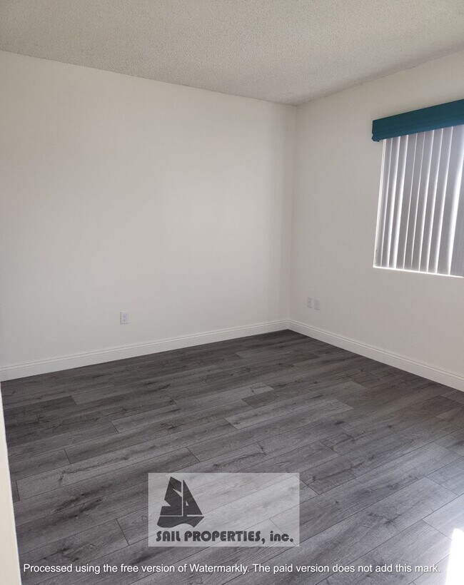 Building Photo - 16551 Le Grande Ln