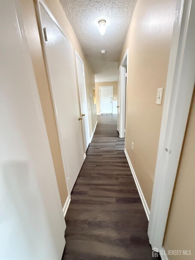 Building Photo - 5205 Ravens Crest Dr