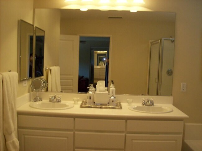 Building Photo - 464 Arbor Ct