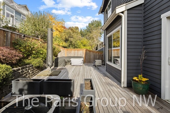 Building Photo - Marvelous Madison Valley Home * Central A/...