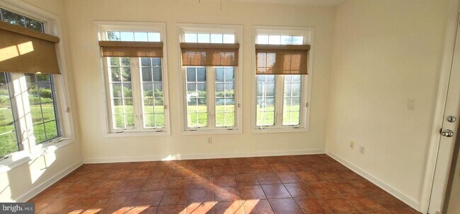Building Photo - 34363 Summerlyn Dr