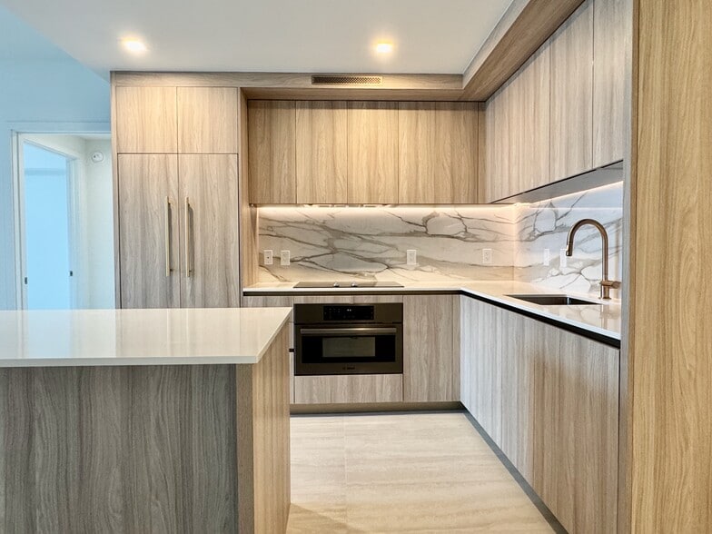 Building Photo - 77 SE 5th St