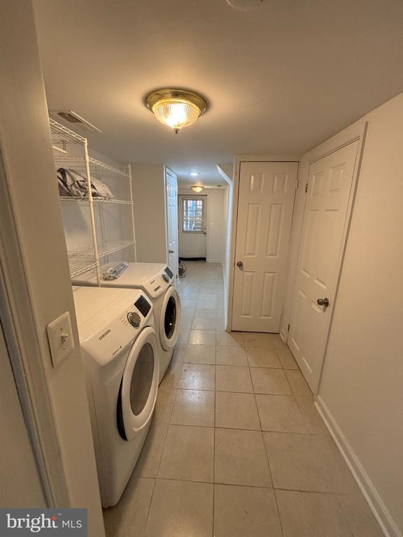 Building Photo - 1397 Sheridan St NW