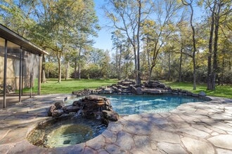 Building Photo - 5 Oak Crest Cir