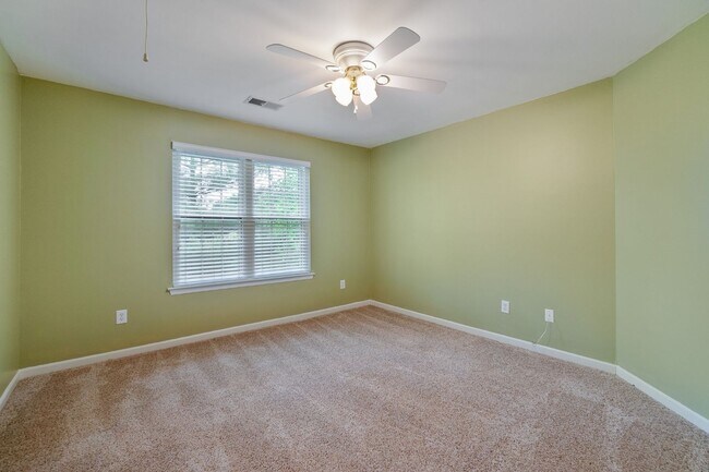 Building Photo - 7037 Mooreland Ct