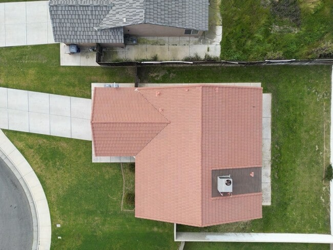 Building Photo - Charming 4-Bedroom, 2-Bathroom Home in Southeast Bakersfield