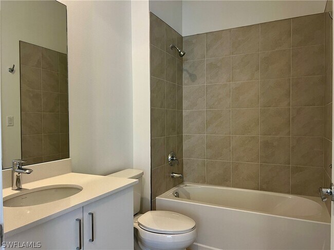 Building Photo - 5114 Panella Ave