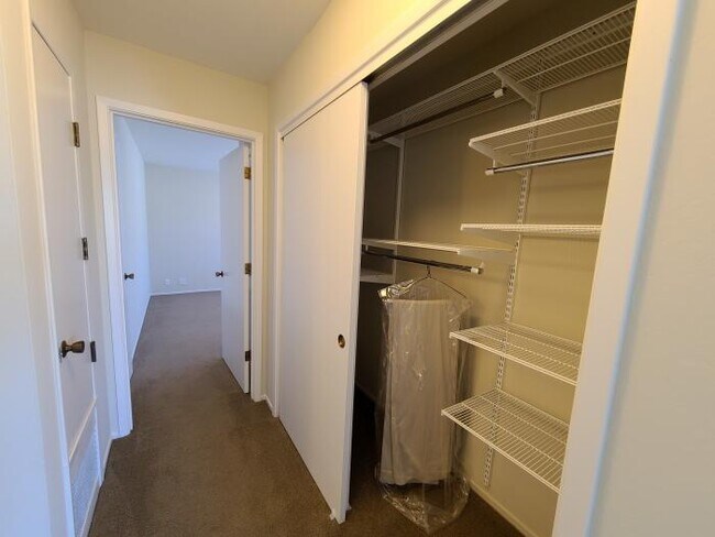 Building Photo - 2 bedroom in San Francisco CA 94114