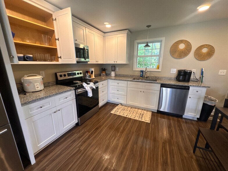 Building Photo - 5 Vine St