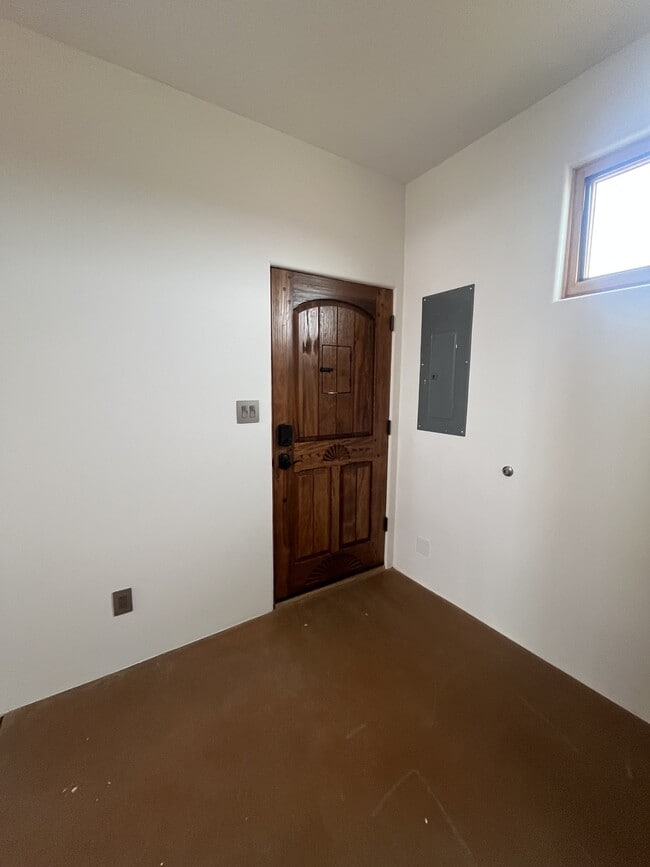 Building Photo - 2 Kincaid Rd