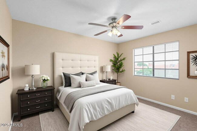 Building Photo - 6121 E Saddleback St