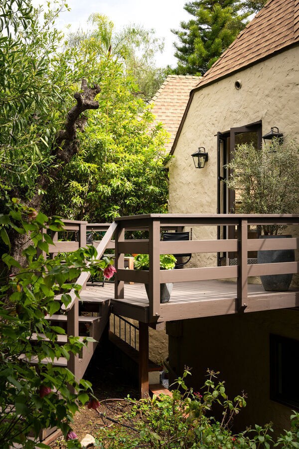 Building Photo - 1242 Ozeta Terrace