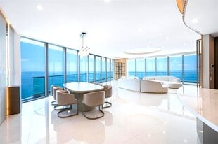 Building Photo - 18975 Collins Ave