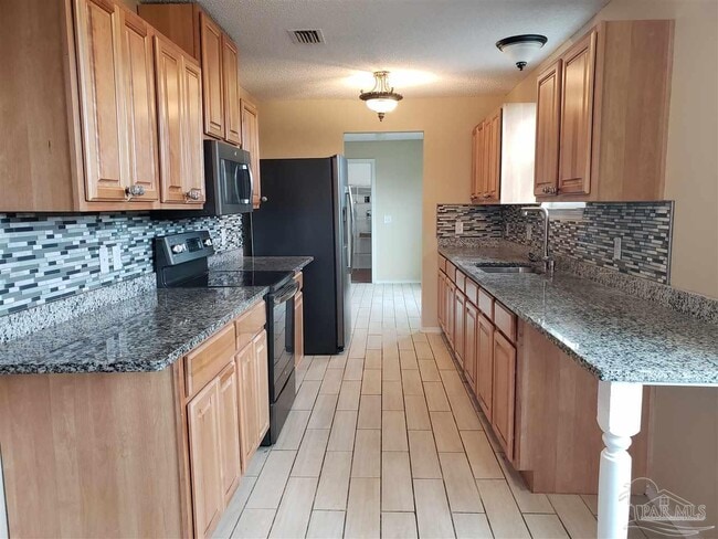 Building Photo - 5748 Tryton Cir