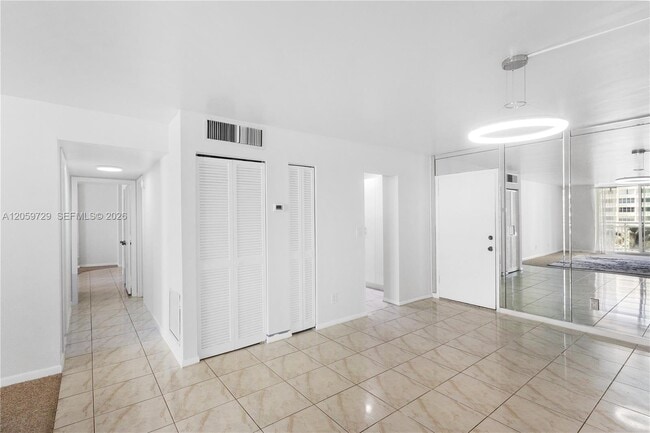 Building Photo - 1849 S Ocean Dr