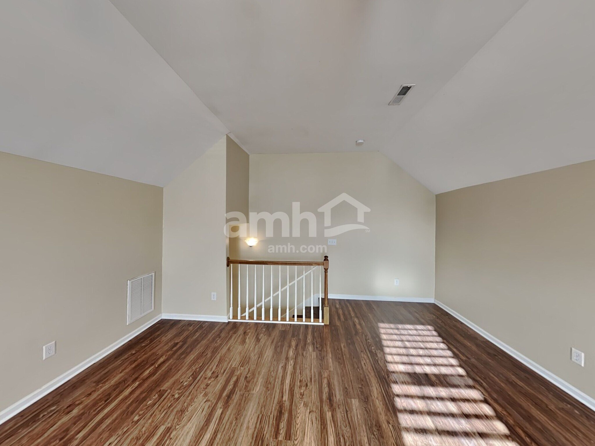 Building Photo - 1005 Matheus Dr