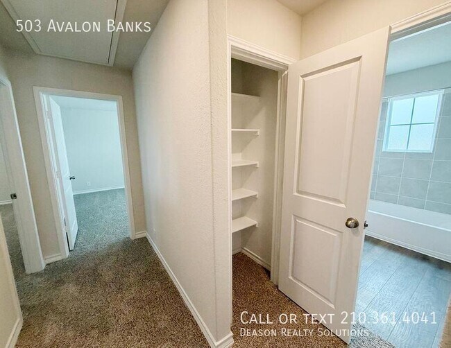 Building Photo - 503 Avalon